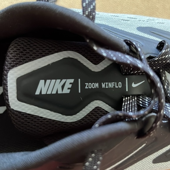 Nike Zoom Winflo Gray and Black Running Shoes - Picture 4 of 6